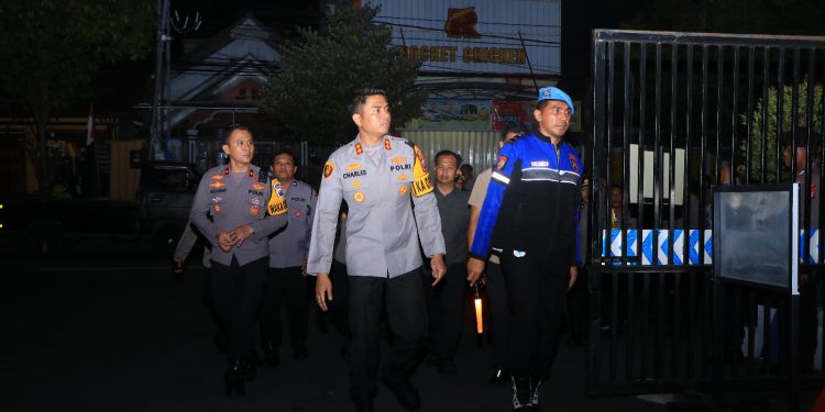 Jaga Harkamtibmas Ngawi, Kapolres Pimpin Apel Siaga dan Patroli Skala Besar