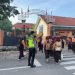 Berikan Rasa Aman Pengguna Jalan, Polsek Kedunggalar Polres Ngawi Gelar Penampilan Pagi