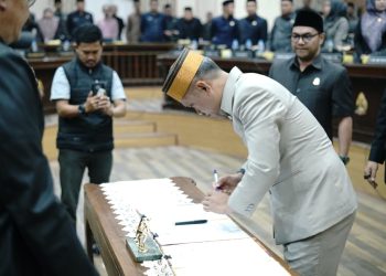 DPRD Kabupaten Jeneponto bersama Bupati Jeneponto mengesahkan Ranperda APBD Perubahan TA.2025.