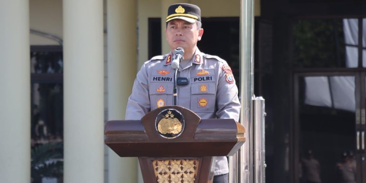 Kapolres Nganjuk Berangkatkan Anggota Umroh sebagai Bentuk Reward