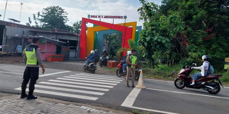 Polisi Ngawi Amankan Arus Pagi di Wilayah Jogorogo