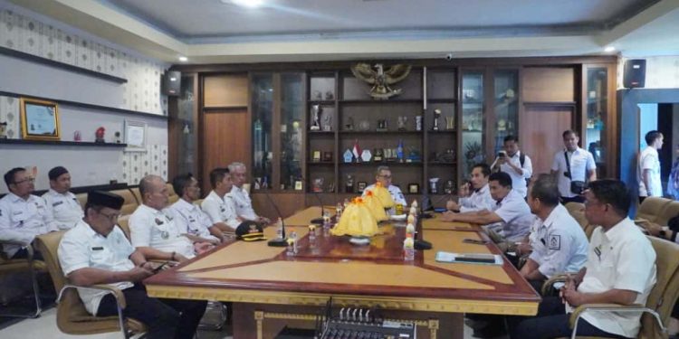 Pemkab Jeneponto Gelar Rapat Persampahan, Perkuat Sinergi Wujudkan Kebersihan Daerah