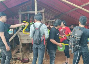 Tim Sat Reskrim polres Gowa Tertibkan Lokasi Tambang Emas Yang di Duga Tak Miliki Izin Operasi di Kecamatan Biringbulu.