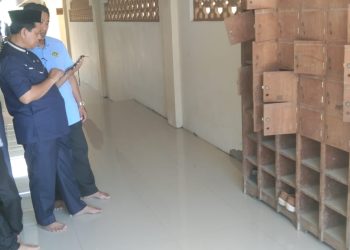 Di Masjid Agung Jeneponto Rawan pencurian Sepatu Dan Sandal Pada Hari Jum,at