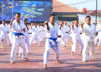 Kapolres Pimpin Langsung Latihan Bela Diri Anggota Polres Ngawi
