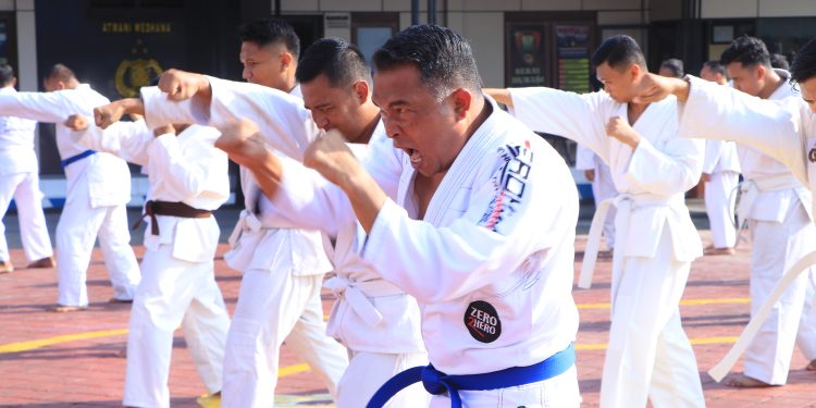 Tingkatkan Kemampuan Personel, Polres Ngawi Rutin Latihan Beladiri Polri