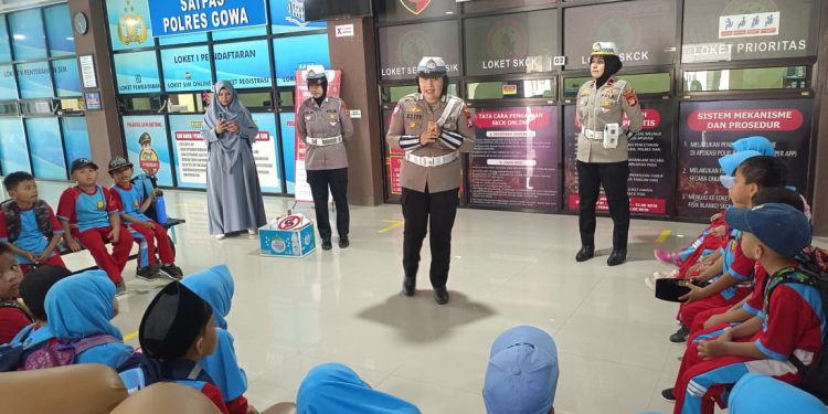 Satlantas Polres Gowa Gelar Wisata Edukasi Polsanak untuk Tanamkan Tertib Lalu Lintas Sejak Dini