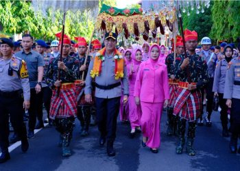 Polda Sulsel Gelar Tradisi Penyambutan Kapolda Baru dan Pelepasan Irjen Pol Drs. Rusdi Hartono di Mako Polda Sulsel