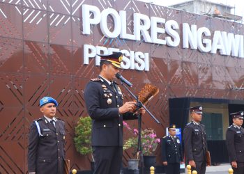 Kapolres Ngawi Pimpin Upacara Peringati Hari Pahlawan 2025