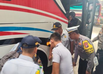 Operasi Zebra Semeru 2025, Satlantas Polres Ngawi Laksanakan Ramp Check Angkutan Umum