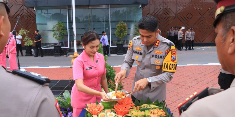 Upacara Kenaikan Pangkat Polres Ngawi Berlangsung Meriah dan Penuh Makna