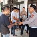 Polres Ngawi Gelar Jumat Berkah, Bagikan Nasi kepada Masyarakat