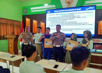 Satlantas Polres Ngawi Gelar Police Go To School di SMKN 1 Geneng