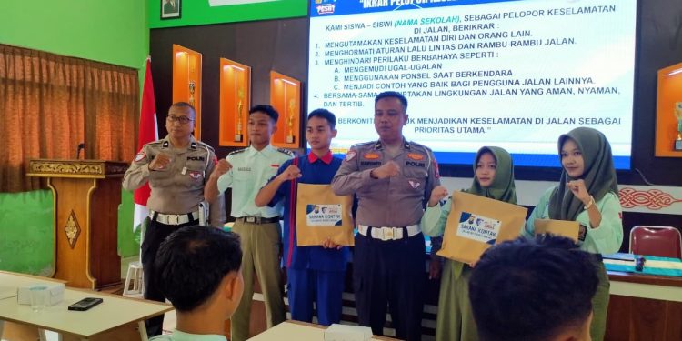 Satlantas Polres Ngawi Gelar Police Go To School di SMKN 1 Geneng