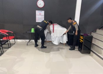 Sat Samapta Polres Ngawi Sterilisasi Gereja, Jamin Keamanan Ibadah Umat Nasrani