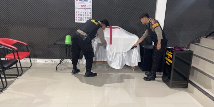 Sat Samapta Polres Ngawi Sterilisasi Gereja, Jamin Keamanan Ibadah Umat Nasrani