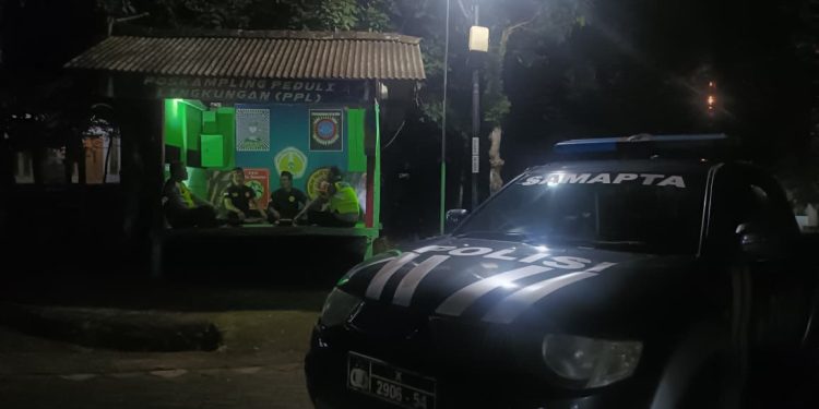 Petugas Poskamling Diperkuat, Polisi Ngawi Laksanakan Asistensi Siskamling di Jogorogo