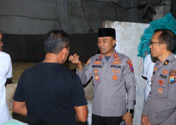 Dukung Ketahanan Pangan, Kapolres Ngawi Tinjau Alat Pengering Padi di Padas