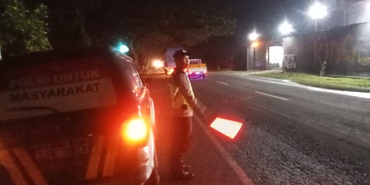 Polisi Ngawi Patroli Dini Hari, Antisipasi Balap Liar di Kasreman
