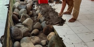 Kepsek UPT SDN 23 Tamalatea Bangun Dapur Sekolah