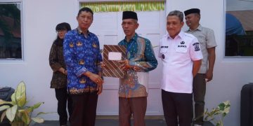 Bupati Jeneponto H. Paris Yasir Resmikan Reading Corner Dan Tinjau Lokasi Sekolah Rakya