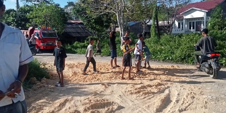 Akses Nelayan Lebih Lancar, Gotong Royong Perbaikan Jalan PPI Bontobahari Tuai Apresiasi