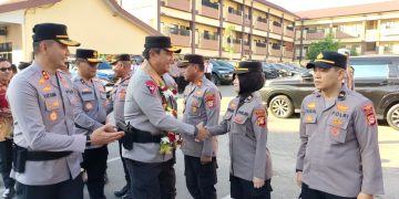 Kapolda Sulsel Disambut Tradisi Angngaru dan Tari Paduppa pada Peresmian Polresta Gowa