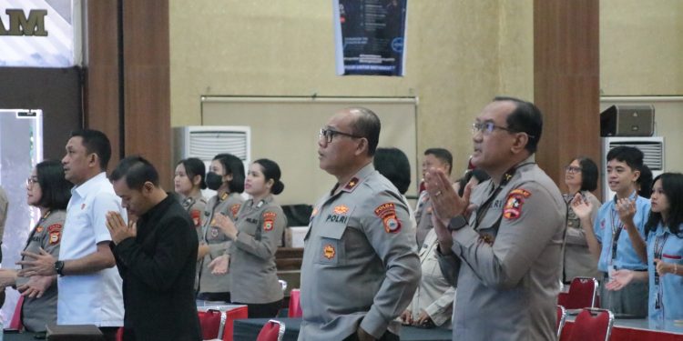 Ibadah Perdana Wakapolda Sulsel Bersama Personel Oikumene, Perkuat Iman dan Kebersamaan
