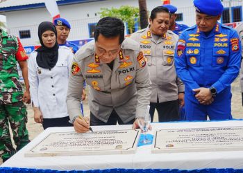 Kapolda Sulsel Resmikan Pos Pangkalan Kapal Patroli Polairud di Pulau Jinato Kab. Kepulauan Selayar