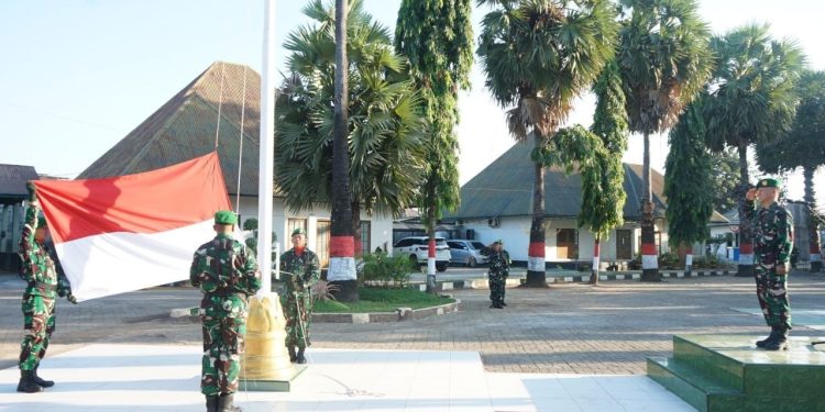 Kobarkan Semangat Patriotik, Kasdim 1409/Gowa Pimpin Upacara Pengibaran Bendera