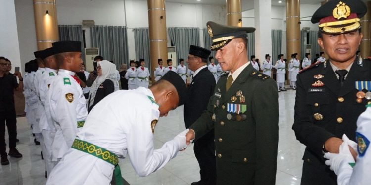 Menjelang HUT ke-81 RI, Kasdim 1409/Gowa Hadiri Pengukuhan Paskibraka Kabupaten Gowa