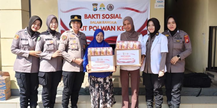 Sambut HUT Polwan ke-78, Polwan Polresta Gowa Gelar Bakti Sosial dan Bakti Kesehatan