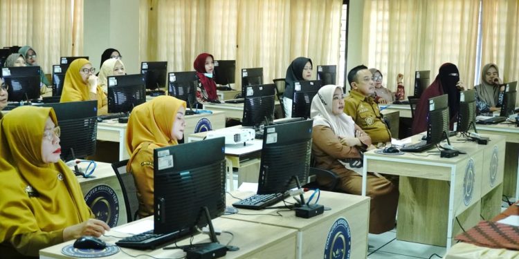 24 ASN JENEPONTO IKUTI UJIAN DINAS DAN PENYESUAIAN KENAIKAN PANGKAT, KEPALA BKPSDM TURUN MEMANTAU