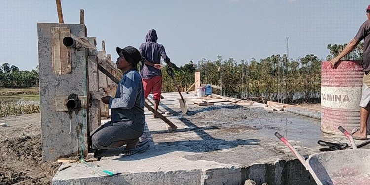 Progres Capai 78%, Jembatan Beton Pabbundukang Gowa Segera Rampung Berkat Kolaborasi TNI-Masyarakat