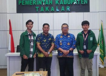 Posko 11 KKN 79 UIN Alauddin Makassar Kecamatan Galesong Audiensi bersama bapak Bupati Takalar, Paparkan program kerja unggulan Inovasi Aplikasi SIDATA BERU (Sistem Informasi data keluarga desa kampung beru)