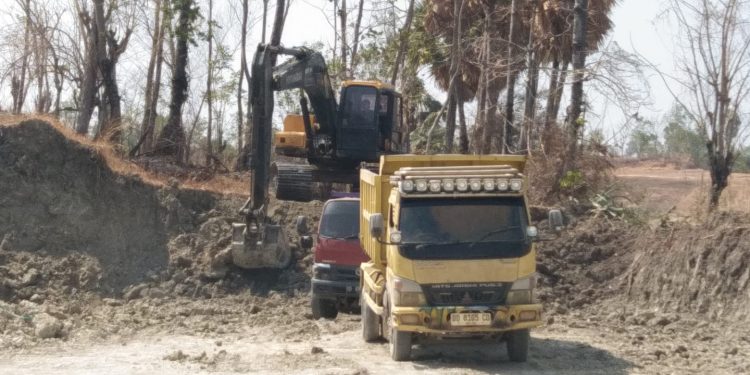 Warga Dusun Bontosunggu Kalimporo,Desa Kalimporo Sorot Penambang Galian C Ilegal